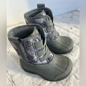 OSHKOSH B’GOSH TODDLER BOYS IVAN GREY CAMO SNOW BOOTS HOOK N LOOP SIZE 5M